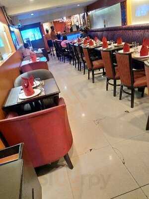 Bawarchi Indian Restaurant (soi 4)