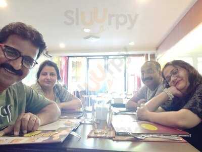 Bawarchi Indian Restaurant (soi 4)