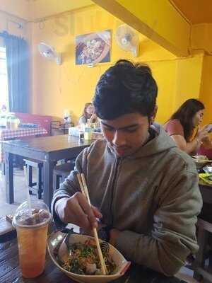 ก๋วยเตี๋ยวเรือเมย์