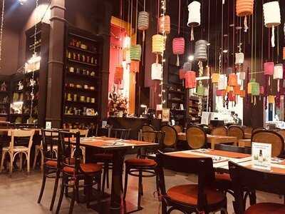 ร้านอาหาร ฝ้ายซอคำ