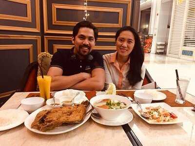 ร้านอาหาร ฝ้ายซอคำ