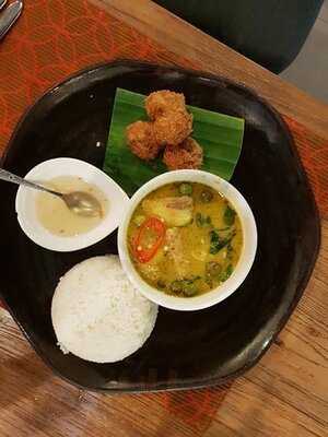 ร้านอาหาร ฝ้ายซอคำ