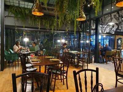 ร้านเขียวไข่กา