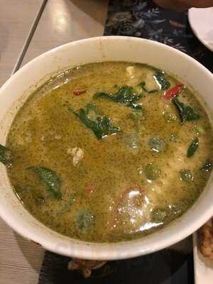 เฟื่องนรา