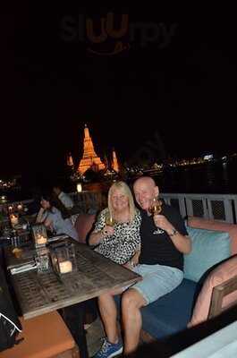 ห้องทานข้าวสุพรรณิการ์ ท่าเตียน