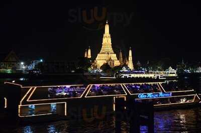 ห้องทานข้าวสุพรรณิการ์ ท่าเตียน