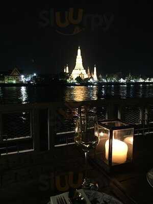 ห้องทานข้าวสุพรรณิการ์ ท่าเตียน