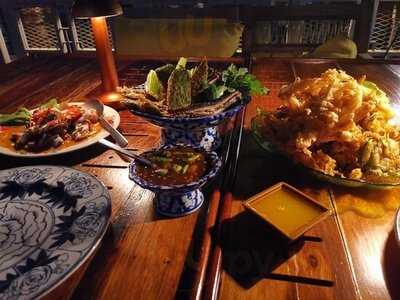 ห้องทานข้าวสุพรรณิการ์ ท่าเตียน