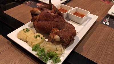 โรงเบียร์เยอรมันตะวันแดง สาขาเลียบทางด่วนรามอินทรา