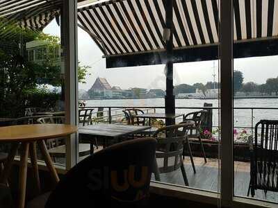 วีวี่เดอะคอฟฟี่เพลส