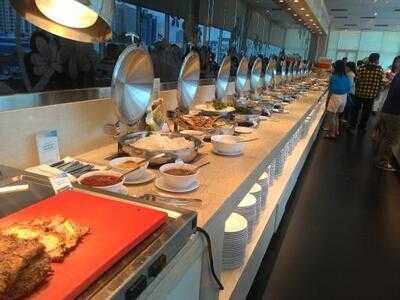 ห้องอาหารลามูน โดย ภัตตาคารรามายณะ