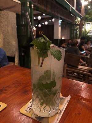 Le Cafe Des Stagiaires - Bangkok