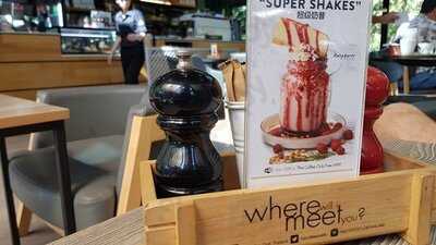 เดอะ คอฟฟี่ คลับ - ไวร์เลสโรด