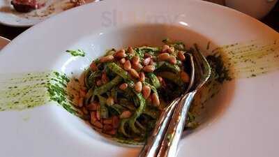 มีเดียมแรร์ สเต๊ก แอนด์ ไวน์