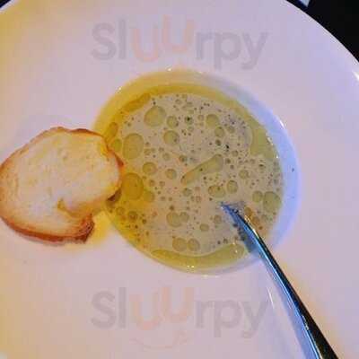 มีเดียมแรร์ สเต๊ก แอนด์ ไวน์