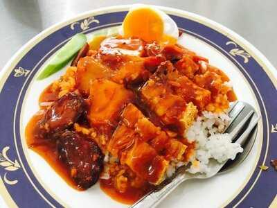 ธานี ข้าวหมูแดง-หมูกรอบ