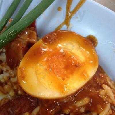 ธานี ข้าวหมูแดง-หมูกรอบ