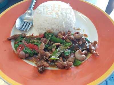 ก๋วยเตี๋ยวน้ำบ่อ & อาหารตามสั่ง