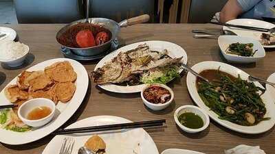 สมบูรณ์ ซีฟู้ด สาขา เซนทรัล เอ็มบาสซี่