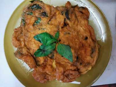 ข้าวหมูทอด วัดอรุณ