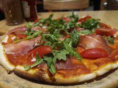 Wine Connection Deli & Bistro - K Village Sukhumvit 26