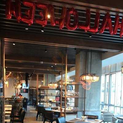 Blend Bistro & Wine Bar