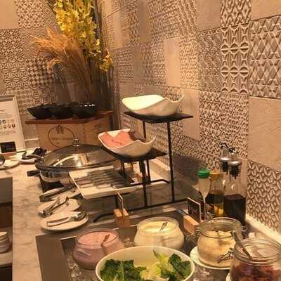 Blend Bistro & Wine Bar