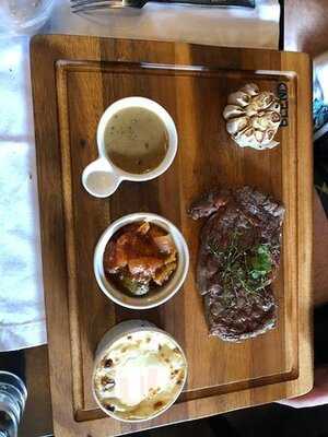 Blend Bistro & Wine Bar