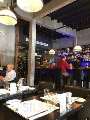 Blend Bistro & Wine Bar