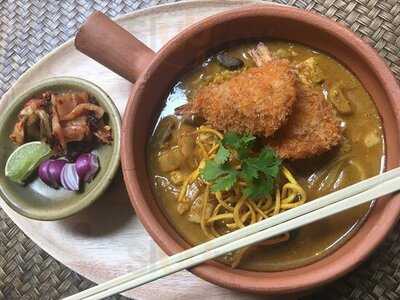 ข้าวซอยหม้อดิน