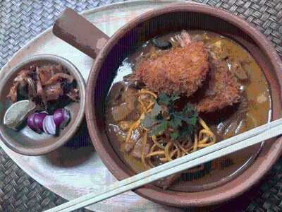 ข้าวซอยหม้อดิน