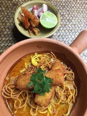 ข้าวซอยหม้อดิน