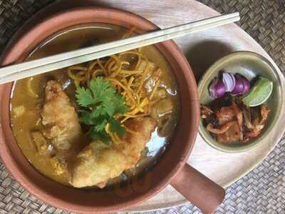 ข้าวซอยหม้อดิน