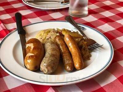 บ้านน้ำเคียงดิน