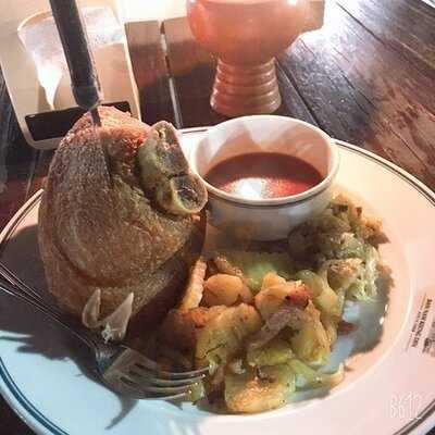 บ้านน้ำเคียงดิน