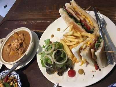 Na Chalong Eatery & Cafe