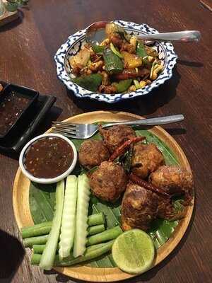 Na Chalong Eatery & Cafe