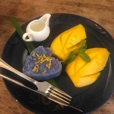 Na Chalong Eatery & Cafe