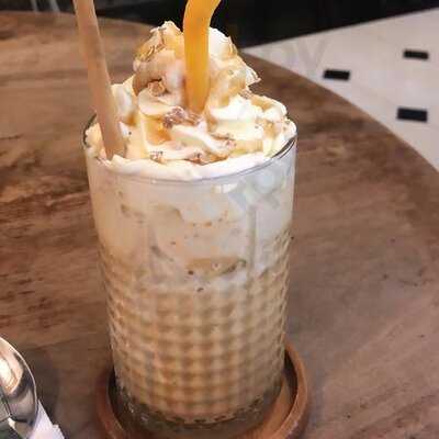 Na Chalong Eatery & Cafe