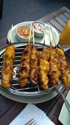 แม็งโกทรี สาขาสุรวงศ์