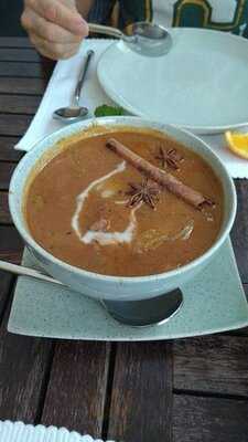 แม็งโกทรี สาขาสุรวงศ์