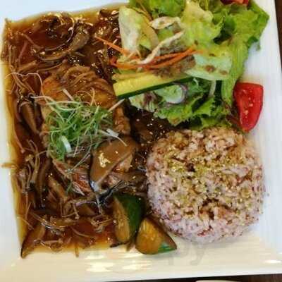 Sustaina Organic Restaurant