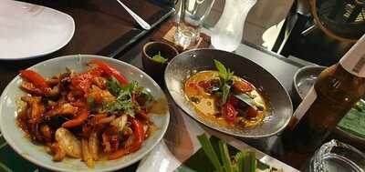 Boz Eatery & Chill Bar