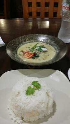 Boz Eatery & Chill Bar