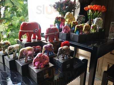 มอคค่าแอนด์มัฟฟิ่น ร้านเบเกอรี่