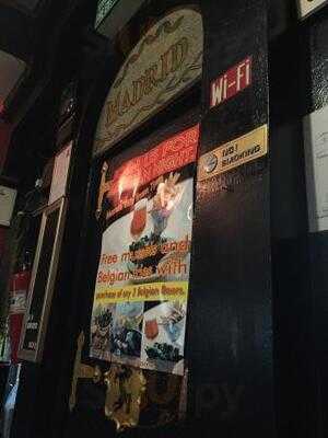 มาดริด พิซเซอเรีย แอนด์ บาร์