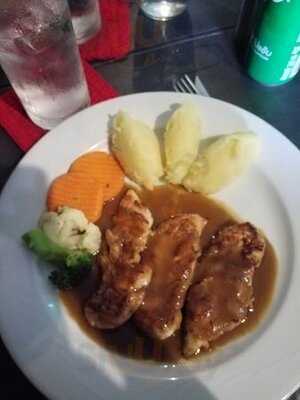 มาดริด พิซเซอเรีย แอนด์ บาร์