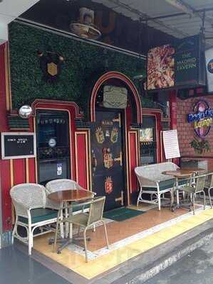 มาดริด พิซเซอเรีย แอนด์ บาร์