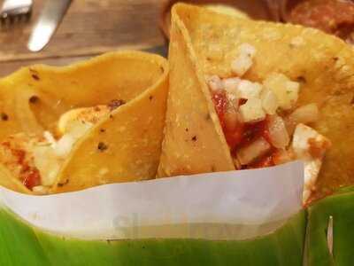 Barrio Bonito At The Commons