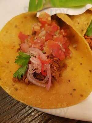 Barrio Bonito At The Commons